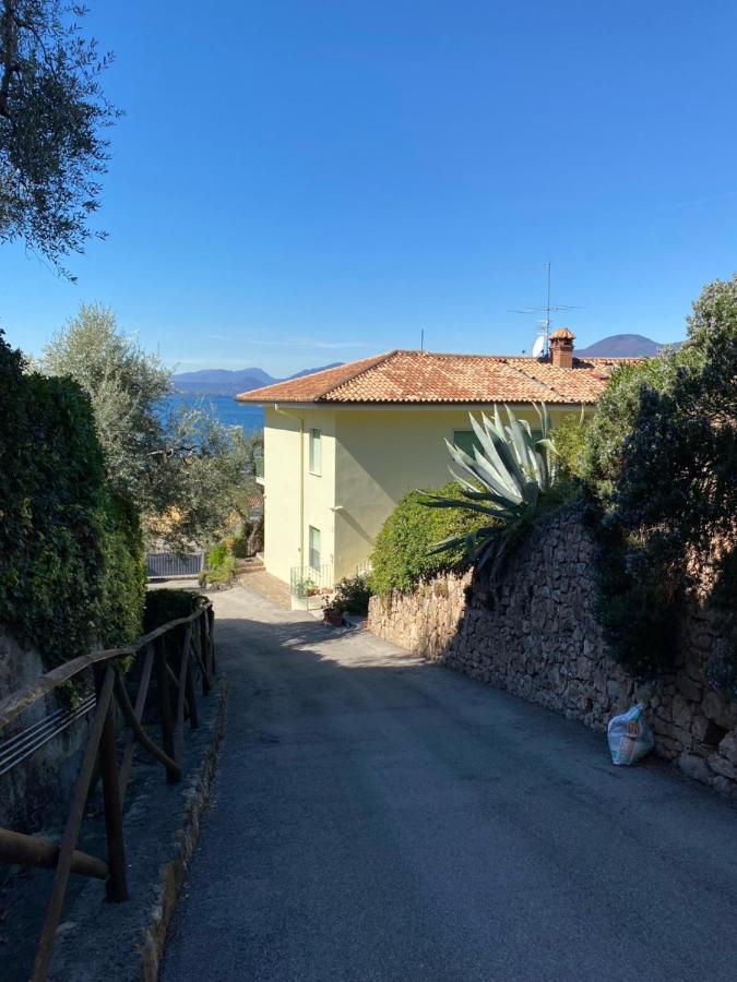 Oleander House Apartments Torri Del Benaco Exterior photo