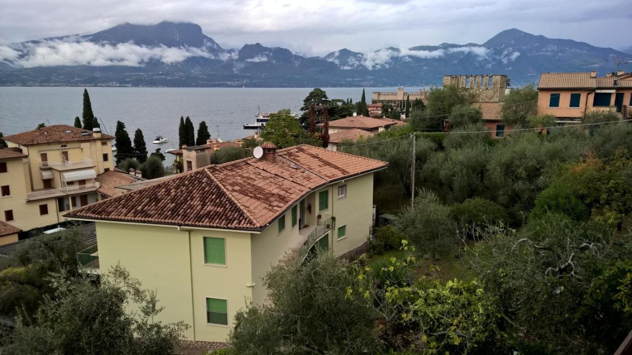 Oleander House Apartments Torri Del Benaco Exterior photo