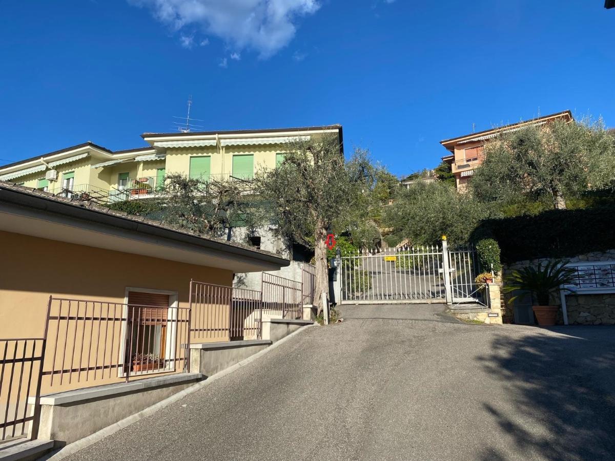 Oleander House Apartments Torri Del Benaco Exterior photo